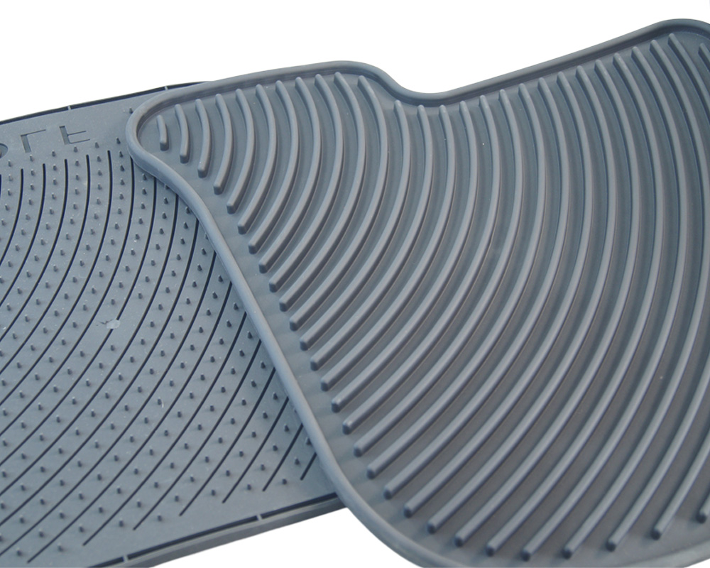Monster Rubber Floor Mats [OEM] (Mk6 Golf) Picture 2
